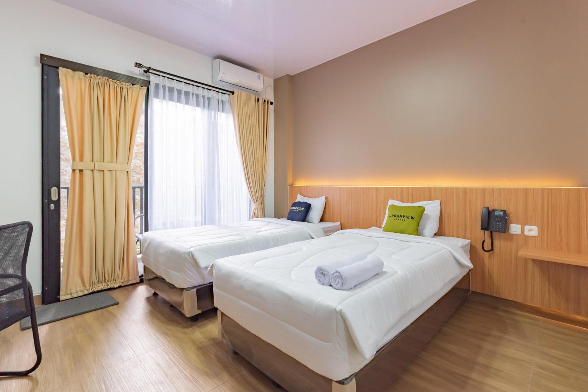 Urbanview Hotel Inkoppabri Cisarua Puncak Exteriör bild