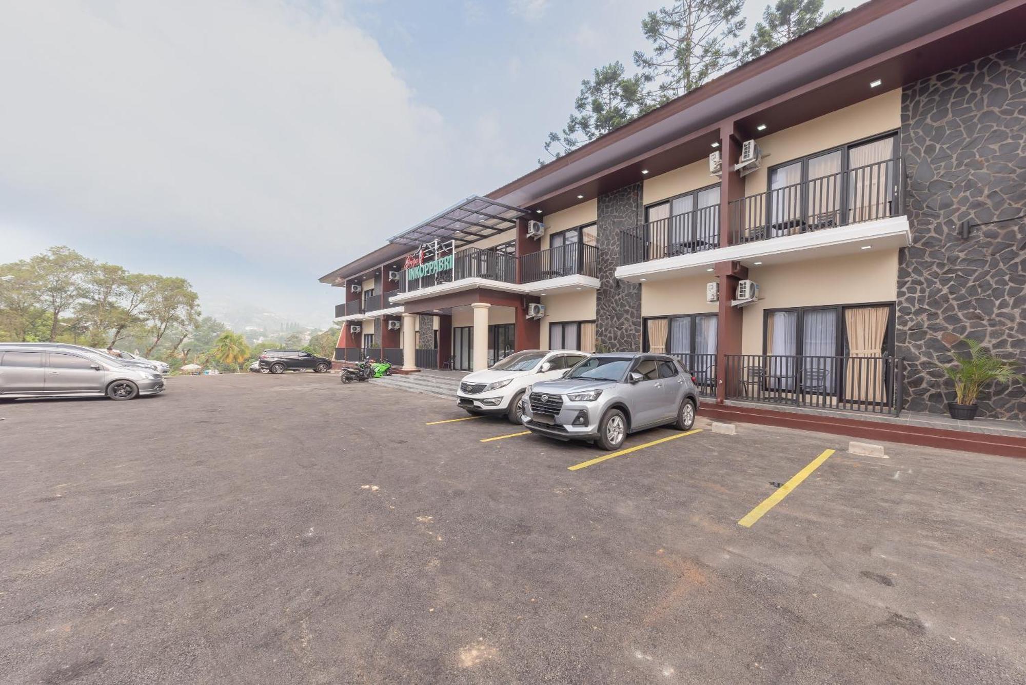 Urbanview Hotel Inkoppabri Cisarua Puncak Exteriör bild